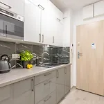 Ambria Matejki 17 *