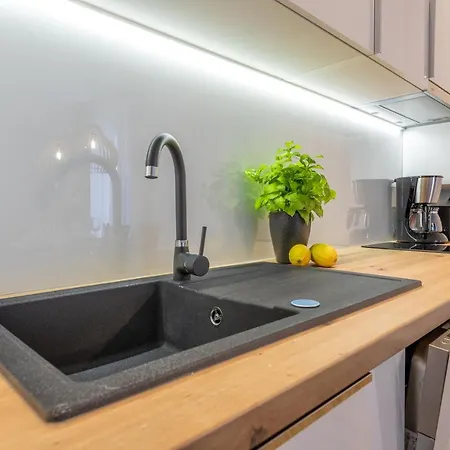 Ambria Matejki 17 * Svinoústí